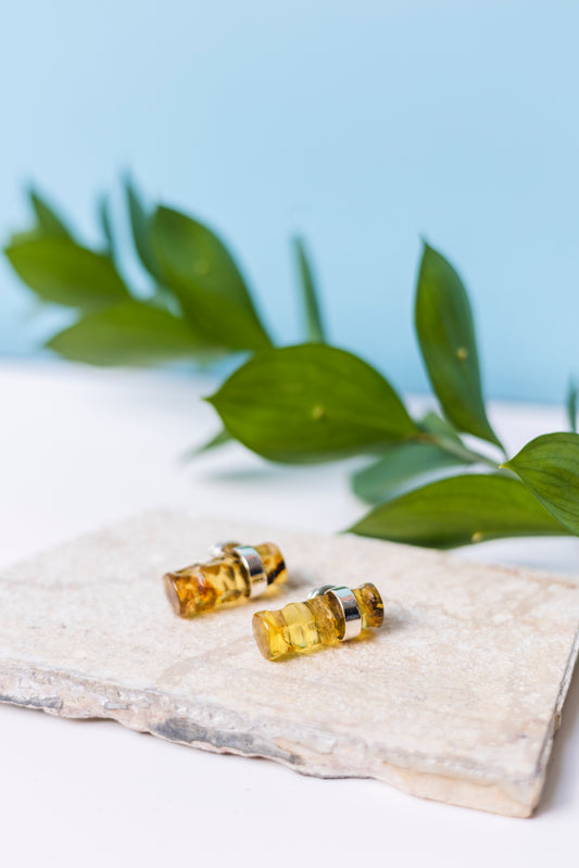 Arete Tubo Facetado en Ámbar