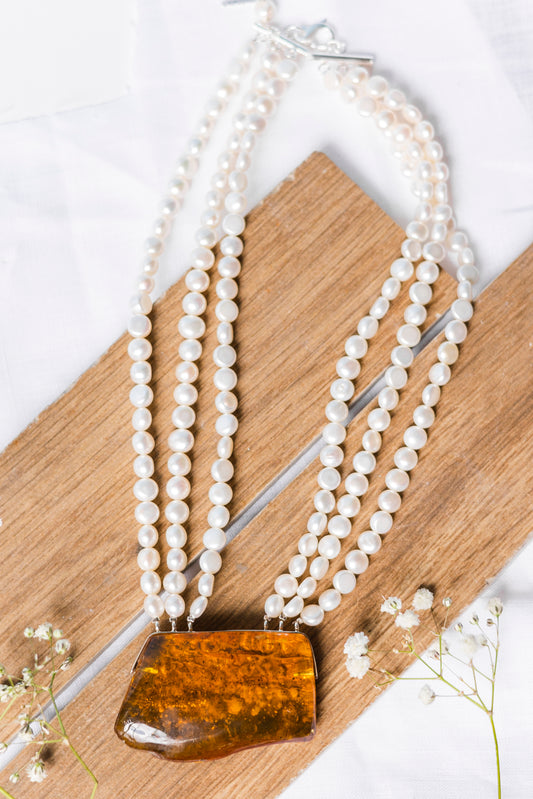 Collar Ámbar Irregular con Perlas