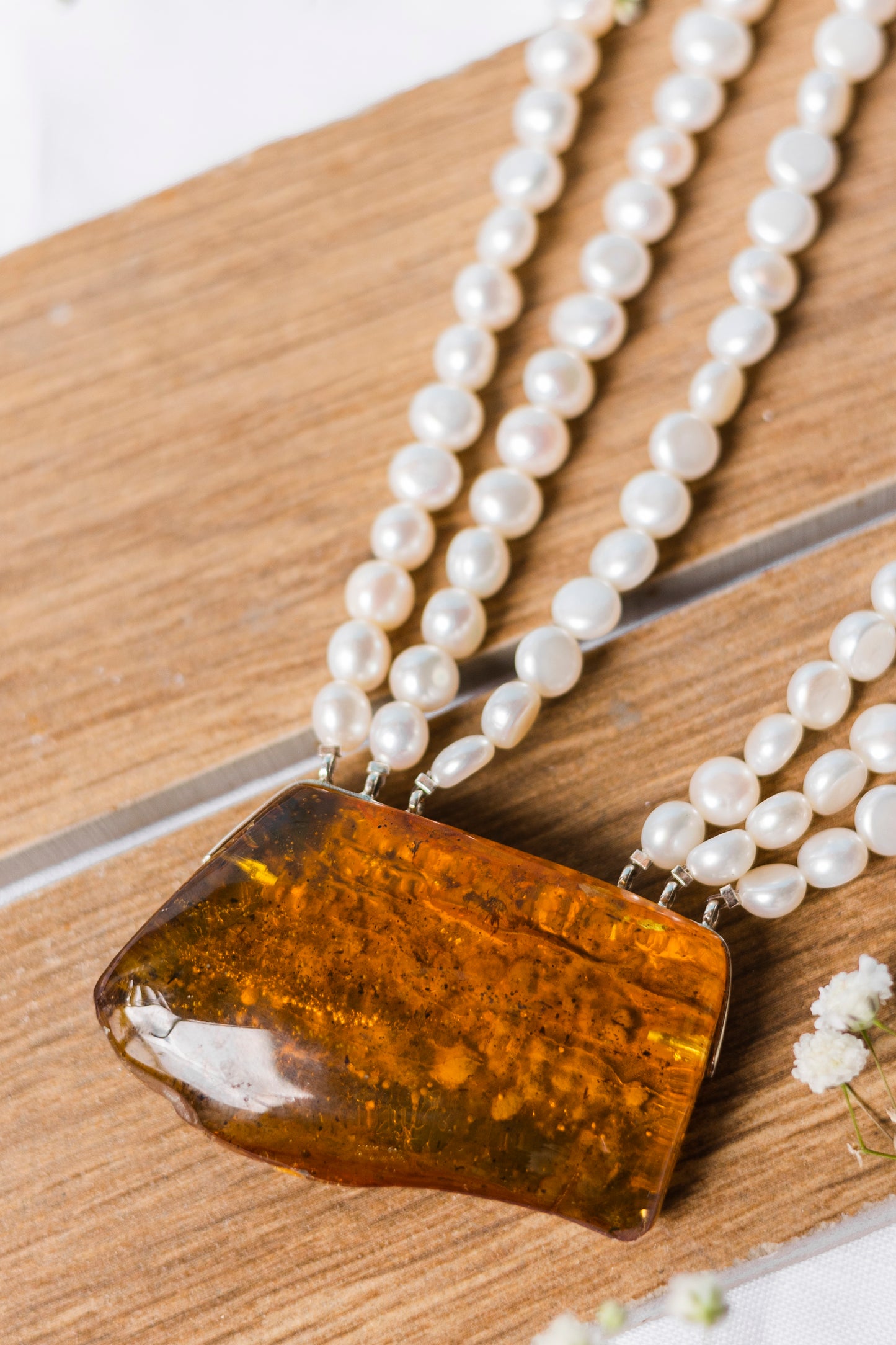 Collar Ámbar Irregular con Perlas