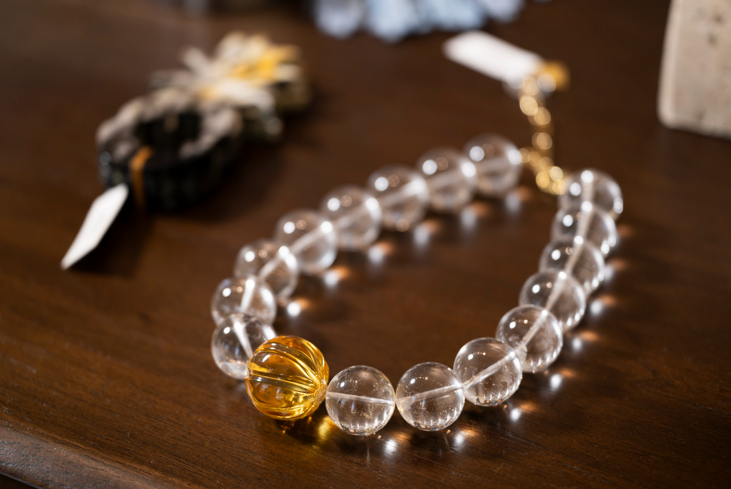 Collar Esfera Cristal y Ámbar