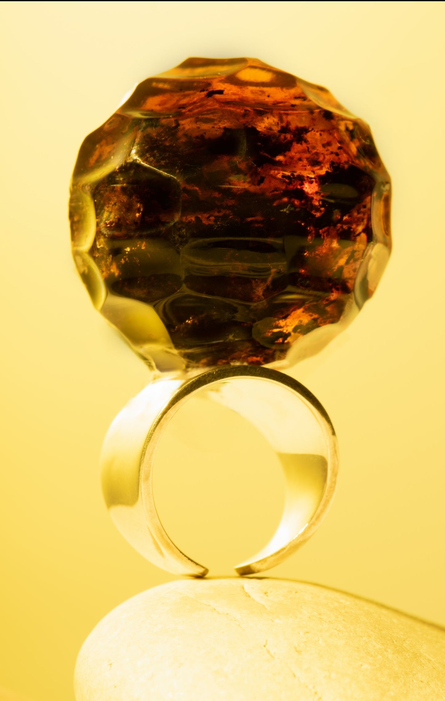 Anillo Esfera de Ámbar