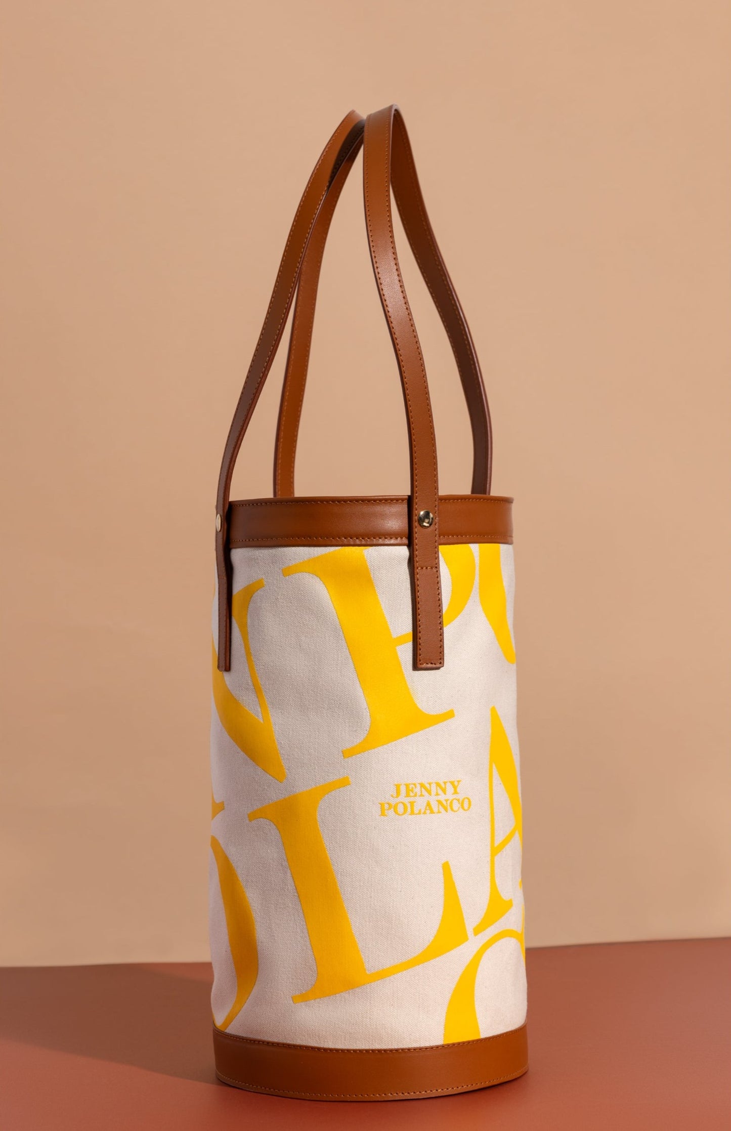 Jenny Bucket Camel y Amarillo